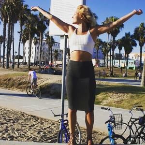 Meet your Posher, Kenady